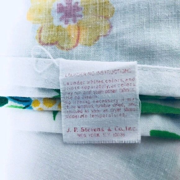 J.P. Stevens Floral Flat Sheet 64” X 105” - Picture 6 of 6